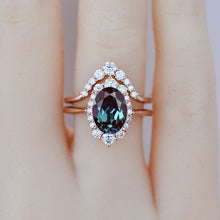Load image into Gallery viewer, 3 Carat Oval Alexandrite Halo Engagement Ring, Promise Ring For Her, Alexandrite Wedding Ring, 14K Gold Oval Alexandrite Engagement Ring Set