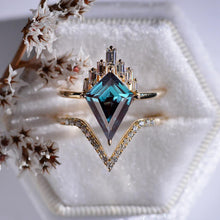 Load image into Gallery viewer, 14K Gold 4 Carat Kite Alexandrite Halo Engagement Ring, Eternity Ring Set