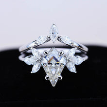 Load image into Gallery viewer, 2.5 Carat Kite Moissanite Engagement Ring. 2.5CT Fancy Shape Moissanite Ring Set