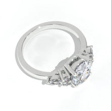 Load image into Gallery viewer, 3 Carat Oval Giliarto Moissanite Engagement Ring