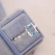 Load image into Gallery viewer, 3Ct Emerald cut Aquamarine ring, Aquamarine solitaire ring, natural aquamarine ring, genuine aquamarine emerald cut vintage ring
