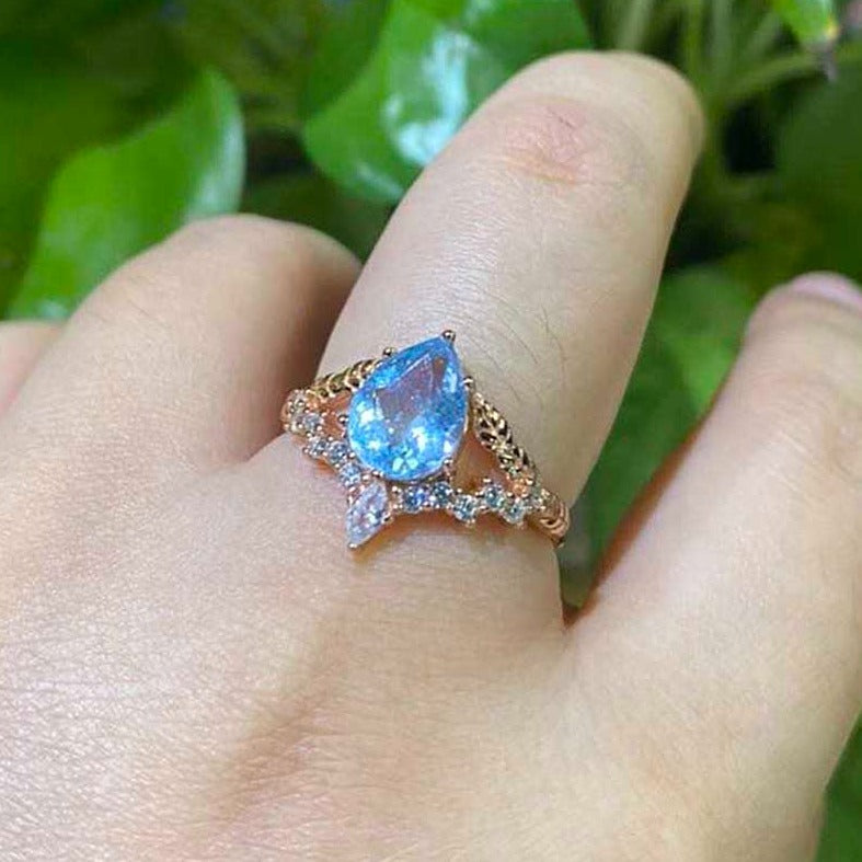 2 Carat Pear Shape Natural Aquamarine Floral Gold Ring