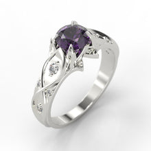 Load image into Gallery viewer, 0.8 Carat ''Queen of the North'' Amethyst Engagement Ring - Giliarto
