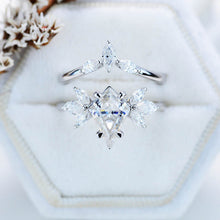Load image into Gallery viewer, 2.5 Carat Kite Moissanite Engagement Ring. 2.5CT Fancy Shape Moissanite Ring Set
