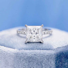 Load image into Gallery viewer, 3 Carat Giliarto Moissanite Princess Cut Engagement Gold Ring.
