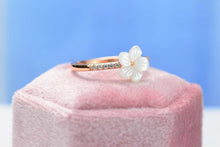 Load image into Gallery viewer, White Ceramic Flower Ring
