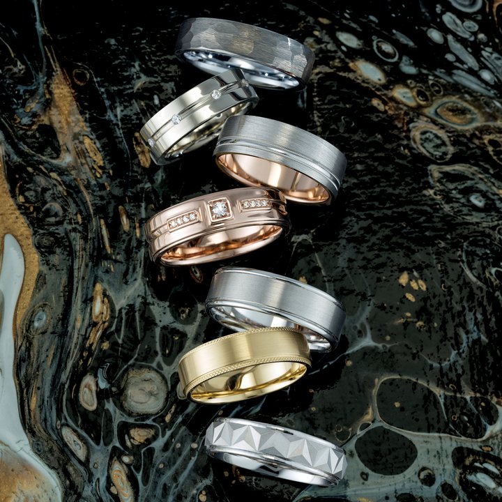 14K White 1/6 CTW Diamond Grooved Comfort-Fit Band