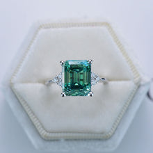 Load image into Gallery viewer, 3 Carat Emerald Cut Green Moissanite Luxury Vintage Ring
