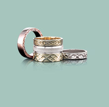 Load image into Gallery viewer, 14K Gold Infinity Pattern Band
