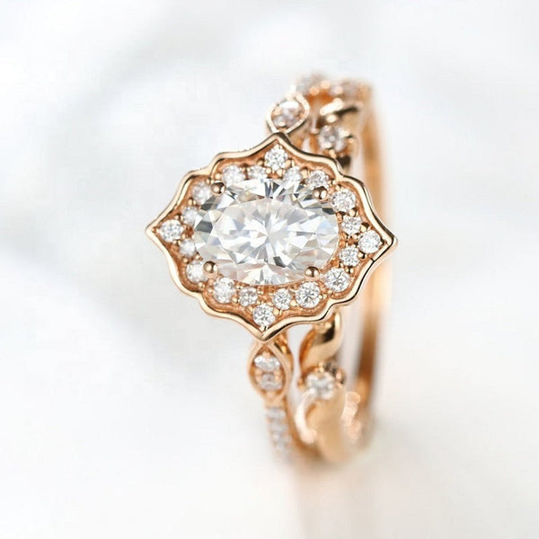 Vintage Oval Shaped Moissanite Engagement Ring 14K Flower Rose Gold Ring Set for Women. Vintage Oval Halo Gold Ring Set