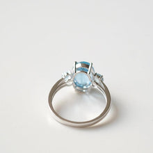 Load image into Gallery viewer, Oval Three Stone Aquamarine ring, Aquamarine ring, natural aquamarine ring, genuine aquamarine Oval Shape Gold ring
