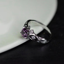 Load image into Gallery viewer, 0.8 Carat ''Queen of the North'' Amethyst Engagement Ring - Giliarto
