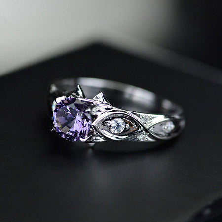 0.8 Carat ''Queen of the North'' purple Amethyst Engagement Ring - Giliarto 