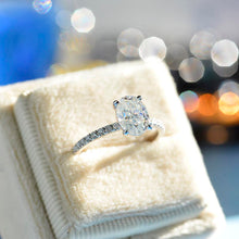 Load image into Gallery viewer, 14K White Gold 1.5 Carat Oval Moissanite  Engagement Ring
